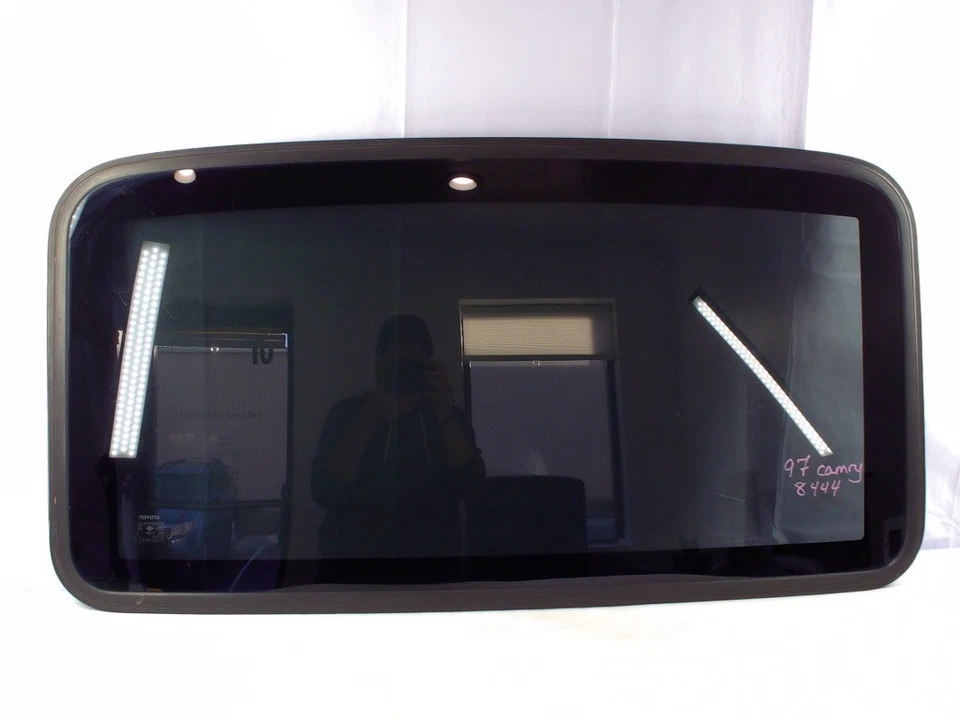 1997-2001 Toyota Camry Sun Roof Sunroof Window Glass Factory OEM - Image 1 of 4