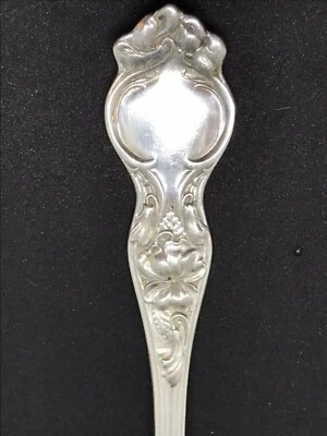 FACA DE MANTEIGA ANTIGA WALLACE PRATA ESTERLINA ART NOUVEAU LILY MASTER 7""  - Imagem 1 de 4