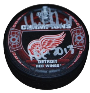 CHRIS CHELIOS signed (DETROIT RED WINGS) Stanley Cup hockey puck BECKETT BR67646 - Picture 1 of 2