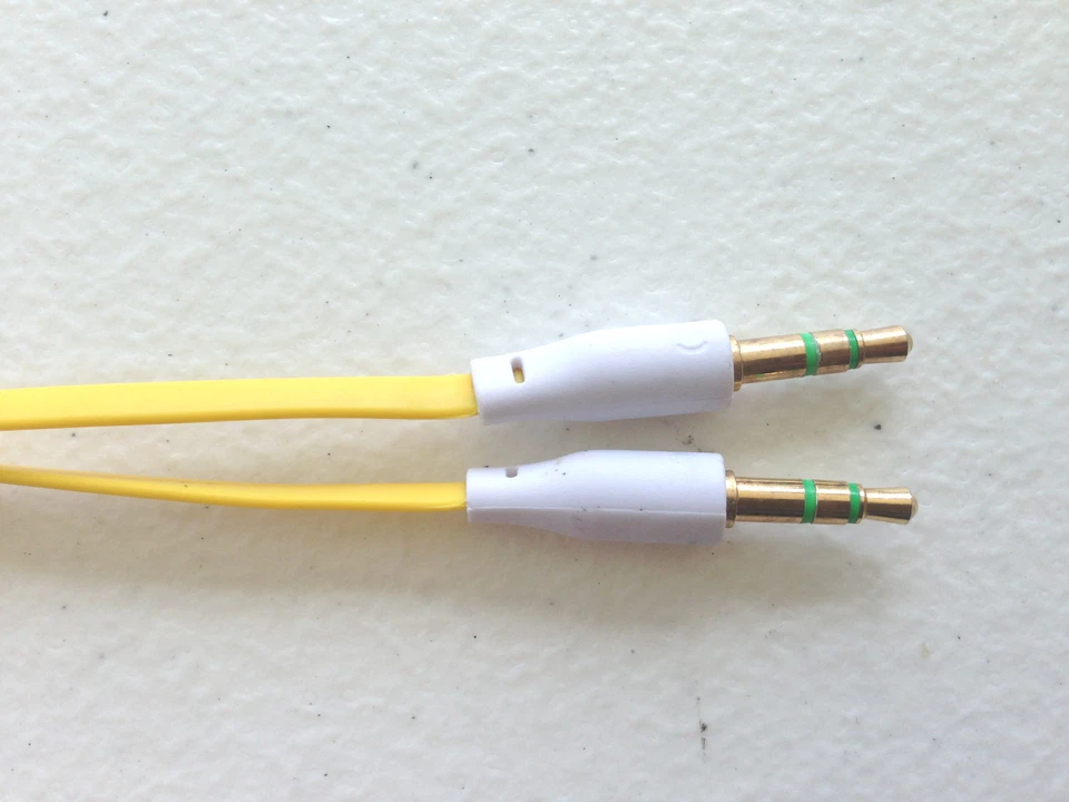 Lote CABOS AUXILIAR DE MACARRÃO PLANO 3 PÉS PARA iphone 6 4 4s 5 5s ipod mp3 amplificador de áudio estéreo - Imagem 1 de 1