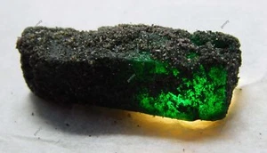 Piedra preciosa suelta áspera sin cortar áspera teñida esmeralda verde natural áspera CERTIFICADA - Imagen 1 de 11