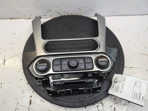 Temperature Control Dash Mounted ID 84258727 Fits 17-20 SUBURBAN 1500 775012 - Picture 1 of 8