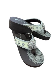 Montana West Brown Flip Flops with White Straps Rhinestone Studs and Concho NIB - Picture 1 of 5