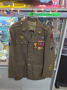 WW2 US Army Enlisted Mans 4 pocket uniform Jacket Size 37R ? PATCHES MEDALS - Picture 1 of 12