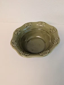 Vtg Calif USA 259 Floral Avocado, Olive Green 6.5" Dia.  Bowl w/ Crazing - Picture 1 of 9