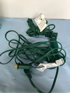 SET of 2 Green Extension Cords 9' 13A 125V 1625W & 15' 5AMP 625W Holiday #G11 - Picture 1 of 7