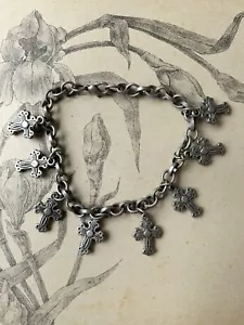 Ancien petit bracelet en métal à décor de croix - bijoux religieux - Imagen 1 de 3