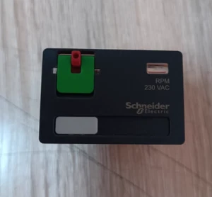 1PC NEW Schneider Intermediate relay RPM41P7 230VAC 15A 4NO #LL - Picture 1 of 6