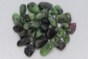 10 g (38,50 € */ 100 g) rubí zoisita piedra preciosa astilla perforada para joyería suya - Imagen 1 de 1