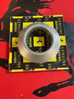 Brida de tuerca de rueda Ferrari F50/Enzo #163550 Foto 1 de 2