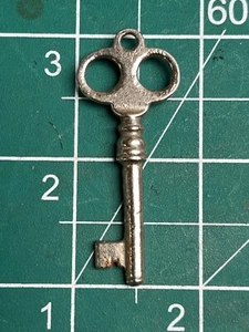 Single lever cupboard key with fancy handle - Picture 1 of 2