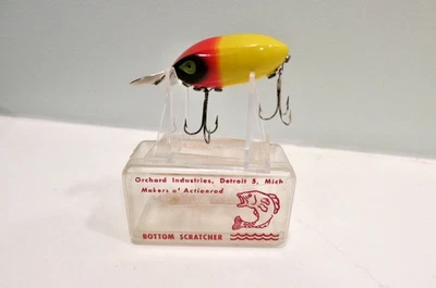 Vintage Orchard Industries Bottom Scratcher Red Head Yellow Body with Orig Box. - Image 1 of 4