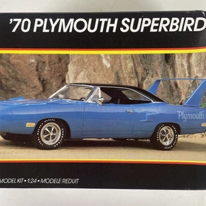 Monograma 70 Plymoth Superbird Escala 1:24 Modelo Kit 2758 Caja Abierta - Imagen 1 de 16
