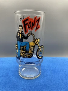De colección 1977 The Fonz Happy Days 10 OZ Dr Pepper Glass Pizza Hut MCM Paramount - Imagen 1 de 3