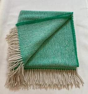 PURE WOOL Fringed Throw/Blanket/UK WOVEN.  Green/Natural Herringbone. Free P - Picture 1 of 1