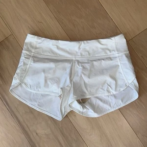 Short Lululemon Speed Up blanc doublé 2,5” entrejambe femme 6 - Photo 1/4