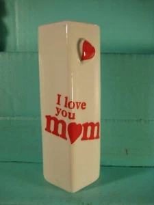 Kleine Vase "I Love You Mom" M&Ms Herzform Keramik Valentinstag Geschenk - Bild 1 von 5