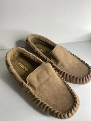 Мужские классические зимние теплые тапочки мокасины IZOD с пеной с эффектом памяти - Изображение 1 из 4