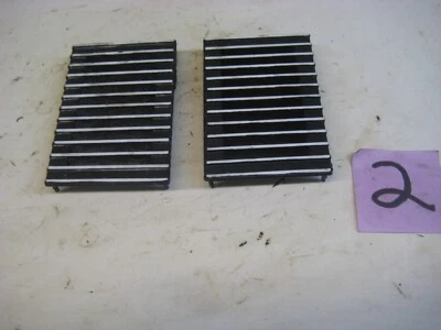 1971 Arctic Cat Panther 400 Snowmobile R & L Top Hood Vents - Imagem 1 de 2