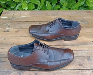 scarpe formali da uomo Clarks taglia 9 euro 43 marroni in pelle ottime condizioni leggera usura sul tallone - Foto 1 di 12