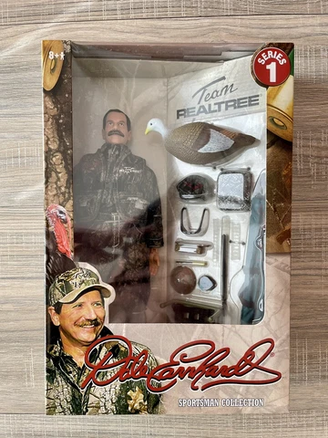 Dale Earnhardt Sr Team Realtree Sportsman Collection by Ertl Collectibles 2002 Cover