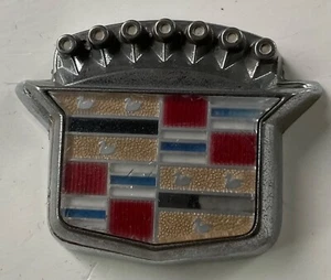 1980,s CADILLAC #20260724 = TRUNK KEY FLIPPER ORNAMENT EMBLEM == OEM PART - Bild 1 von 7