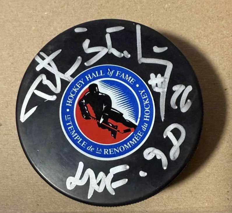 PETER STASTNY QUEBEC NORDIQUES AUTOGRAPHED SIGNED PUCK - Image 1 of 1