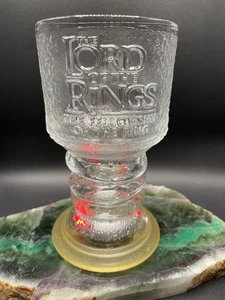 Herr der Ringe Gefährten Frodo Leuchtglaskelch Dezember 2001 - Bild 1 von 17