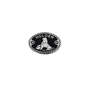 333444 HOLDEN BLACK OVAL RETRO HERITAGE LOGO COLLECTABLE PIN BADGE ON CARD - Foto 1 di 1