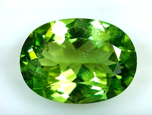 NATURAL PAKISTAN PERIDOT 10.14 Cts BEAUTIFUL LUSTER GOOD COLOR OVAL LOOSESTONE - Picture 1 of 5