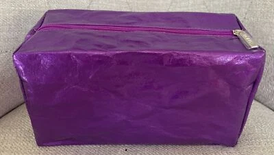 Bolsa de aseo de maquillaje Clinique de lámina púrpura 9x5x4 Foto 1 de 3