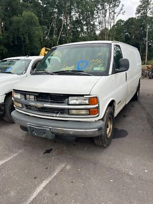 Motor de arranque usado se adapta a: camioneta Chevrolet Express 3500 2002 8-379 6,2 L grado diésel Foto 1 de 4