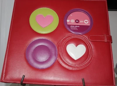 Photo Album Red with Hearts Target 2005 Never Used Holds 360 4x6 Photos - Image 1 of 4