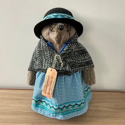 Vintage Gabrielle Designs Aunt Lucy Paddington Bear – Original Coin, - Image 1 of 4