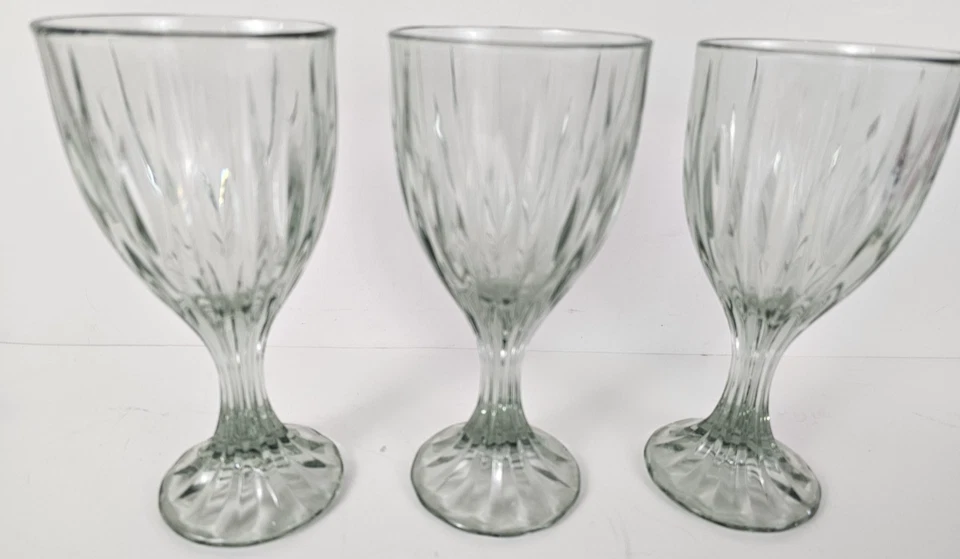 3 copas de vino Mikasa Lead Crystal Park Lane 7,25" T vajilla tinte gris claro 💙 Foto 1 de 4