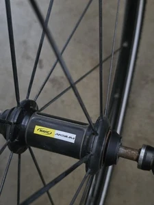 Mavic Aksium one 700c Rim Brake Clincher front wheel W/ Tires & Skewers - Picture 1 of 10