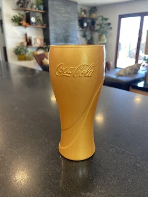 Copo espelhado dourado Coca-Cola muito raro. Copo para beber copo difícil de encontrar - Imagem 1 de 4