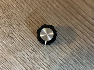 MicroKorg Piccola Manopola Nera per Volume/Encoder - Ricambi - Foto 1 di 3
