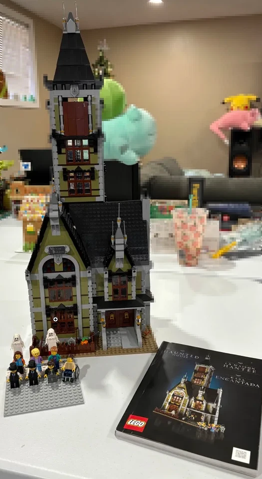 LEGO Icons: Haunted House (10273)  Insturctions No Box - Image 1 of 1