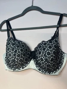 Body by Victoria Secret 38C White & Black Lined Demi Bra lace feminine bridal - Picture 1 of 7