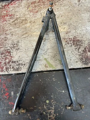 2014 SKI DOO FACTORY RACE MXZ 600 RH BRAÇO INFERIOR 505072654 RW6329 - Imagem 1 de 4