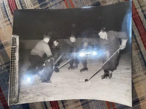 1940 CANADIAN ARMY TYPE 1 PHOTO NHL HARRINGAY RACERS ROY CONACHER ? HOCKEY AHL - Picture 1 of 7