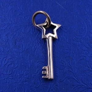 Collana con ciondolo chiave pentagramma vintage Wicca occulta - Foto 1 di 2