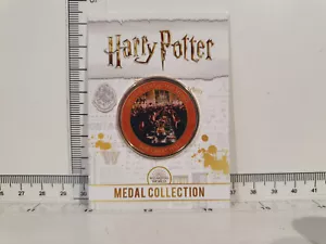 (lot 655) Harry Potter Wizarding World Medal - The Great Hall - - Picture 1 of 2