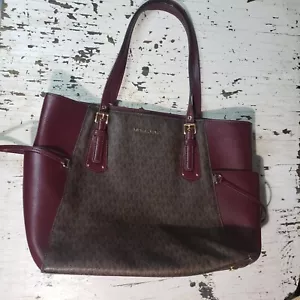 Michael Kors Voyager Dark Berry Monogram Tote Handbag - wear - read - well loved - Picture 1 of 20