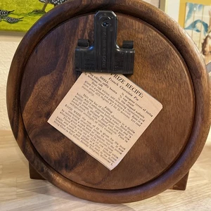 Round Wood Cutting Board W/Vintage Metal Clip Recipe Holder Photo/Message Board - Picture 1 of 6