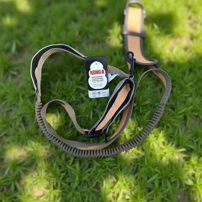 Correa para perro, Kong nuestra correa manos libres absorbente de golpes más fuerte 6'x1" nueva, beige Foto 1 de 4