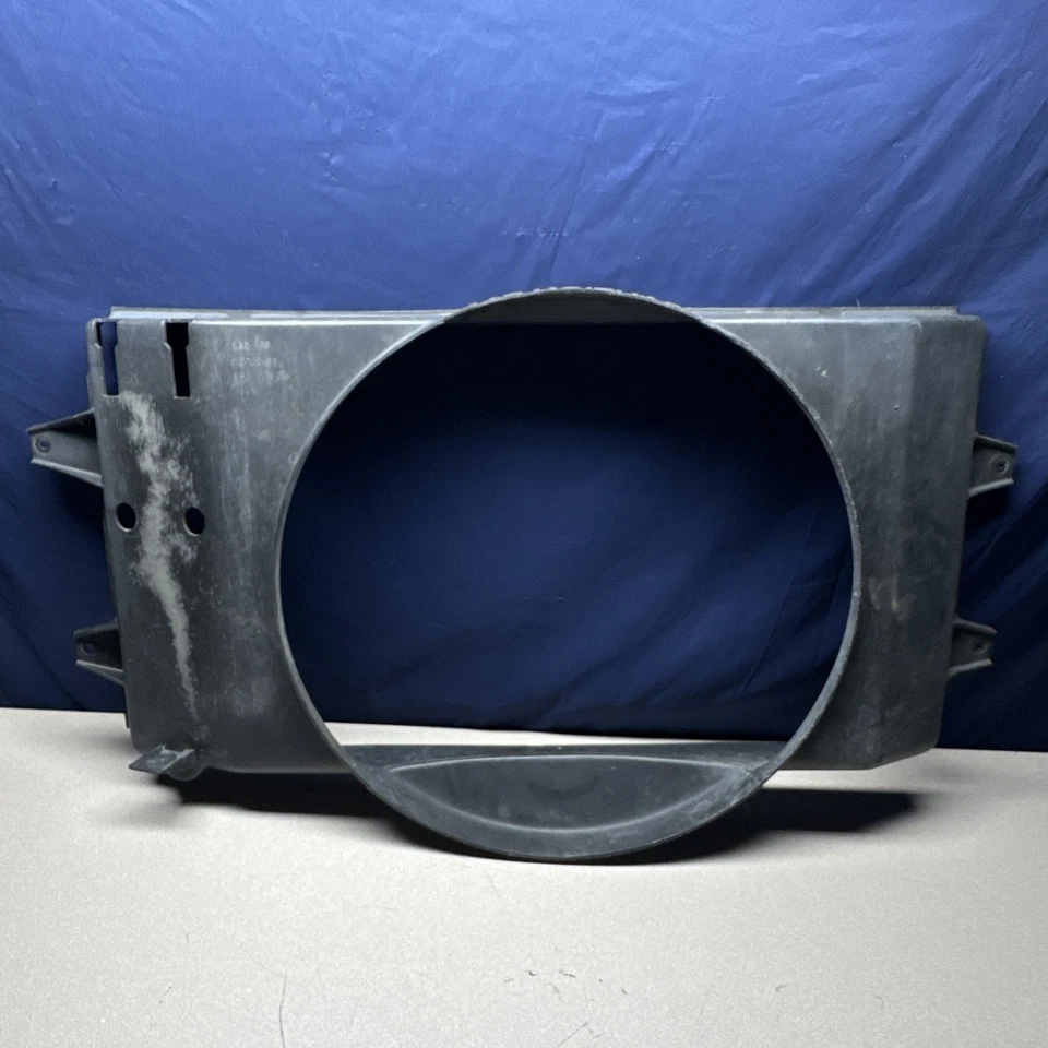 Cubierta negra del ventilador de refrigeración del radiador Dodge Ram 2500 3500 8,0 L Magnum V10 OEM 94-03 Foto 1 de 4
