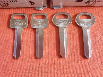 4 FORD ORIGINAL IGNITION & TRUNK KEY BLANKS (B) MARKINGS 1967-1992 - Image 1 of 4