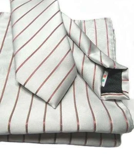 CRAVATTA e pochette uomo a righe cerimonia grigio perla riga bordeaux completo - Imagen 1 de 2